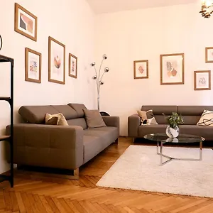  Apartment Contemporary Vaci Utca